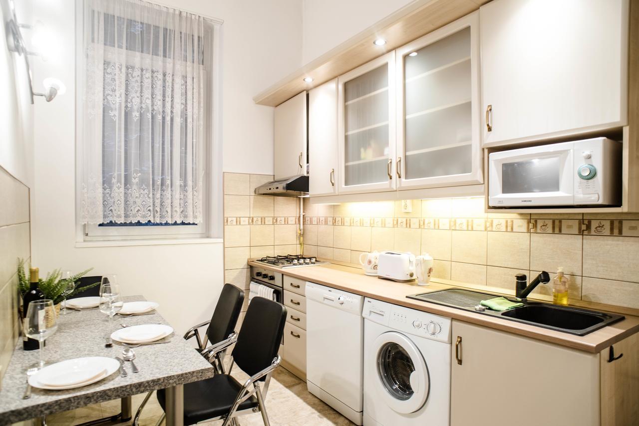 Garden Trees Apartment Будапеща Екстериор снимка
